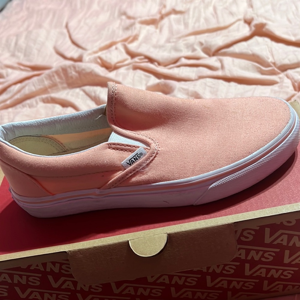 Tropical peach vans , size 7 in women , size 5.5 in men’s